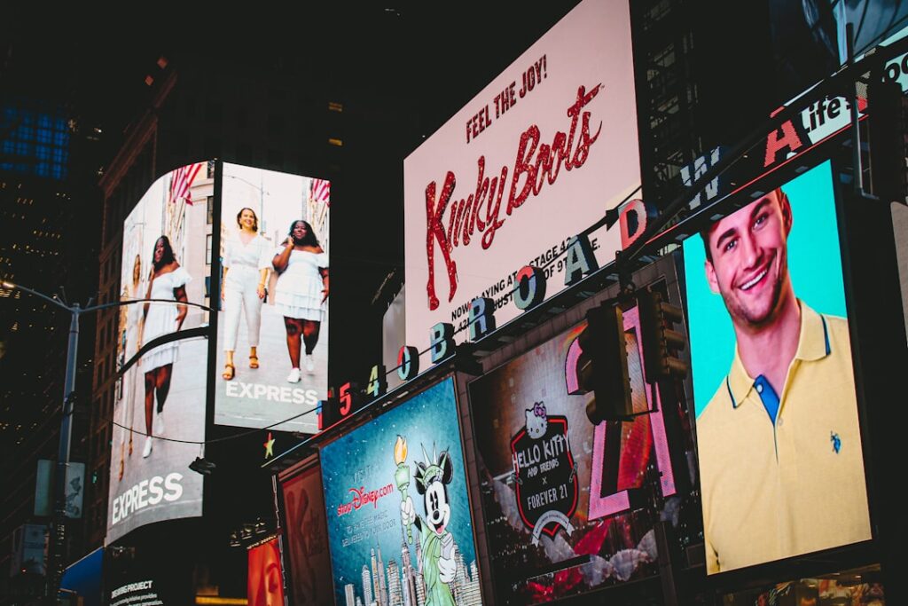 découvrez comment l'impact de la publicité influence les comportements des consommateurs et optimise les stratégies marketing pour maximiser les résultats.