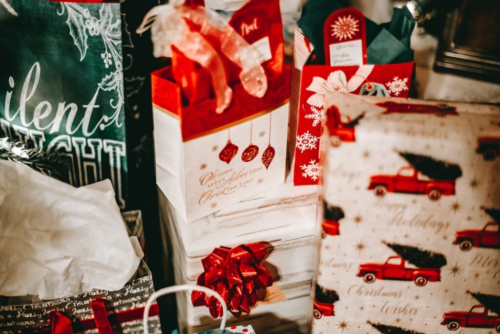 découvrez des idées de cadeaux de noël abordables pour faire plaisir sans dépasser votre budget.