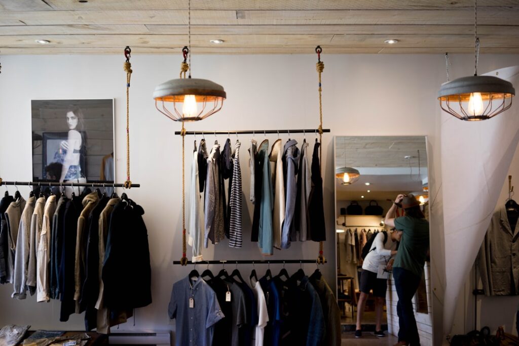découvrez les dernières tendances de la mode, des conseils stylés et des inspirations pour un look unique et moderne.
