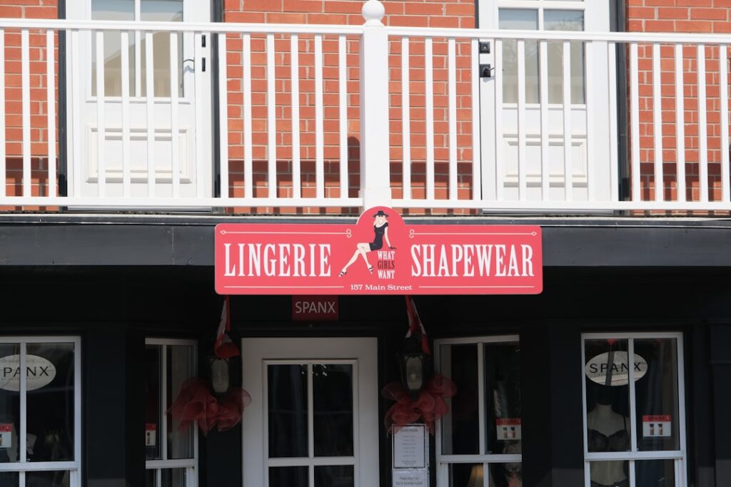 découvrez notre gamme de shapewear pour sculpter votre silhouette avec élégance et confort. idéal pour toutes les occasions, sublimant vos courbes en toute discrétion.