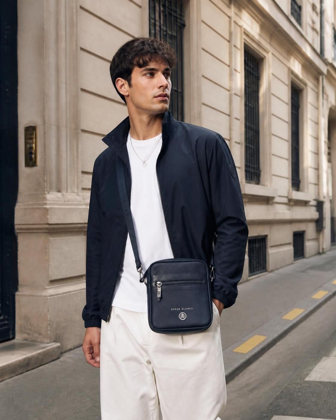 découvrez pourquoi la sacoche serge blanco est un choix prisé des amateurs de mode urbaine, alliant style contemporain et fonctionnalité pour un look tendance et pratique.