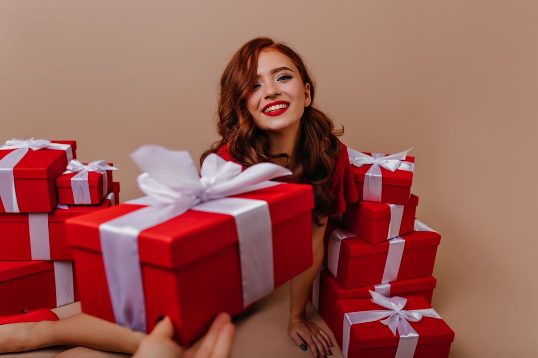 découvrez des idées cadeaux uniques et originales pour filles, parfaites pour toutes les occasions et pour faire plaisir avec style.