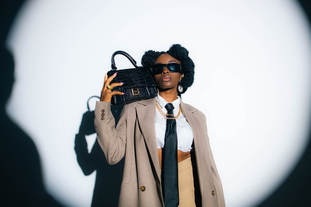 découvrez les dernières tendances mode pour être à la pointe du style cette saison. inspirez-vous des nouveautés et adoptez un look moderne et élégant.